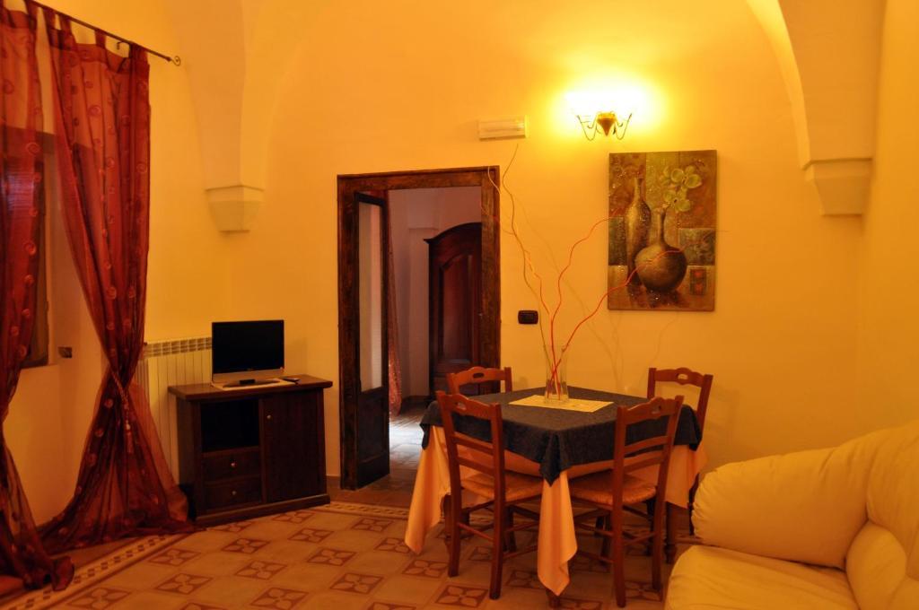 Al Borgo Antico Ristorante E B&B 크리스피아노 외부 사진