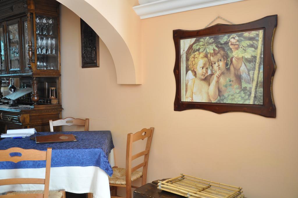 Al Borgo Antico Ristorante E B&B 크리스피아노 외부 사진