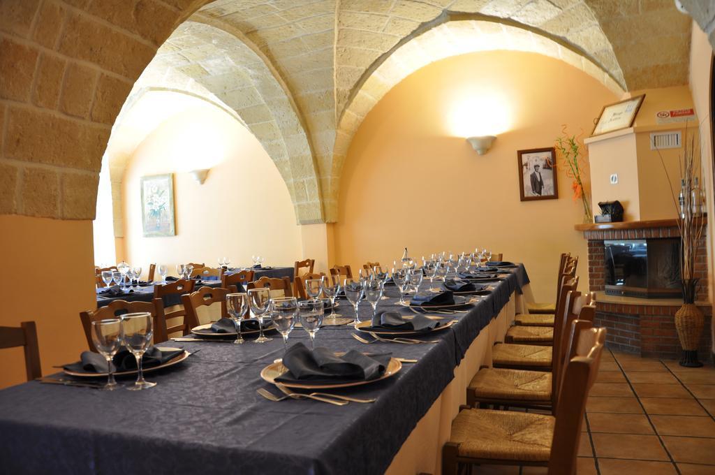 Al Borgo Antico Ristorante E B&B 크리스피아노 외부 사진